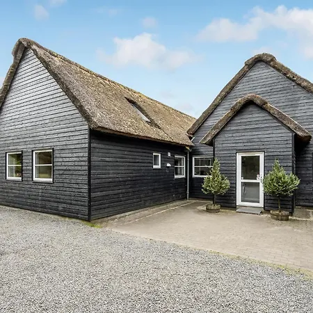 12 Bedroom Beautiful In Feriehus Blåvand