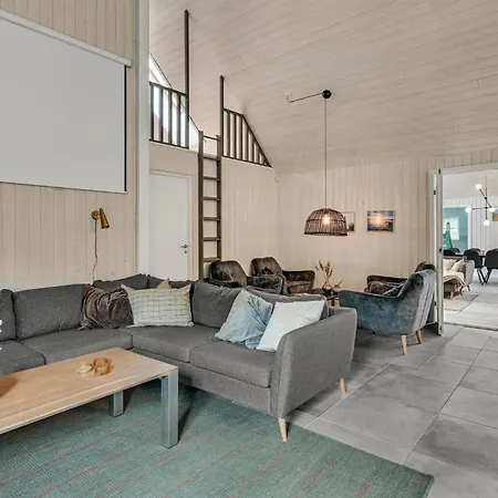 12 Bedroom Beautiful In