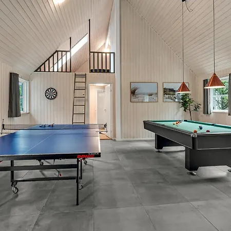 12 Bedroom Beautiful In Feriehus Blåvand
