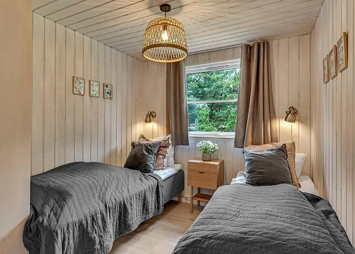 12 Bedroom Beautiful In Semesterbostad Blåvand