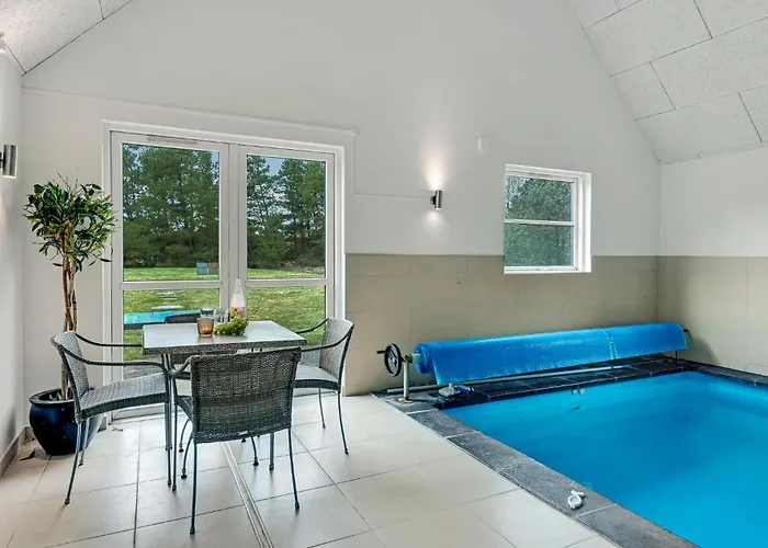 12 Bedroom Beautiful In Semesterbostad