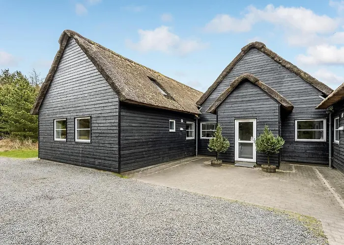 12 Bedroom Beautiful In Semesterbostad Blåvand