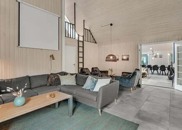 12 Bedroom Beautiful In